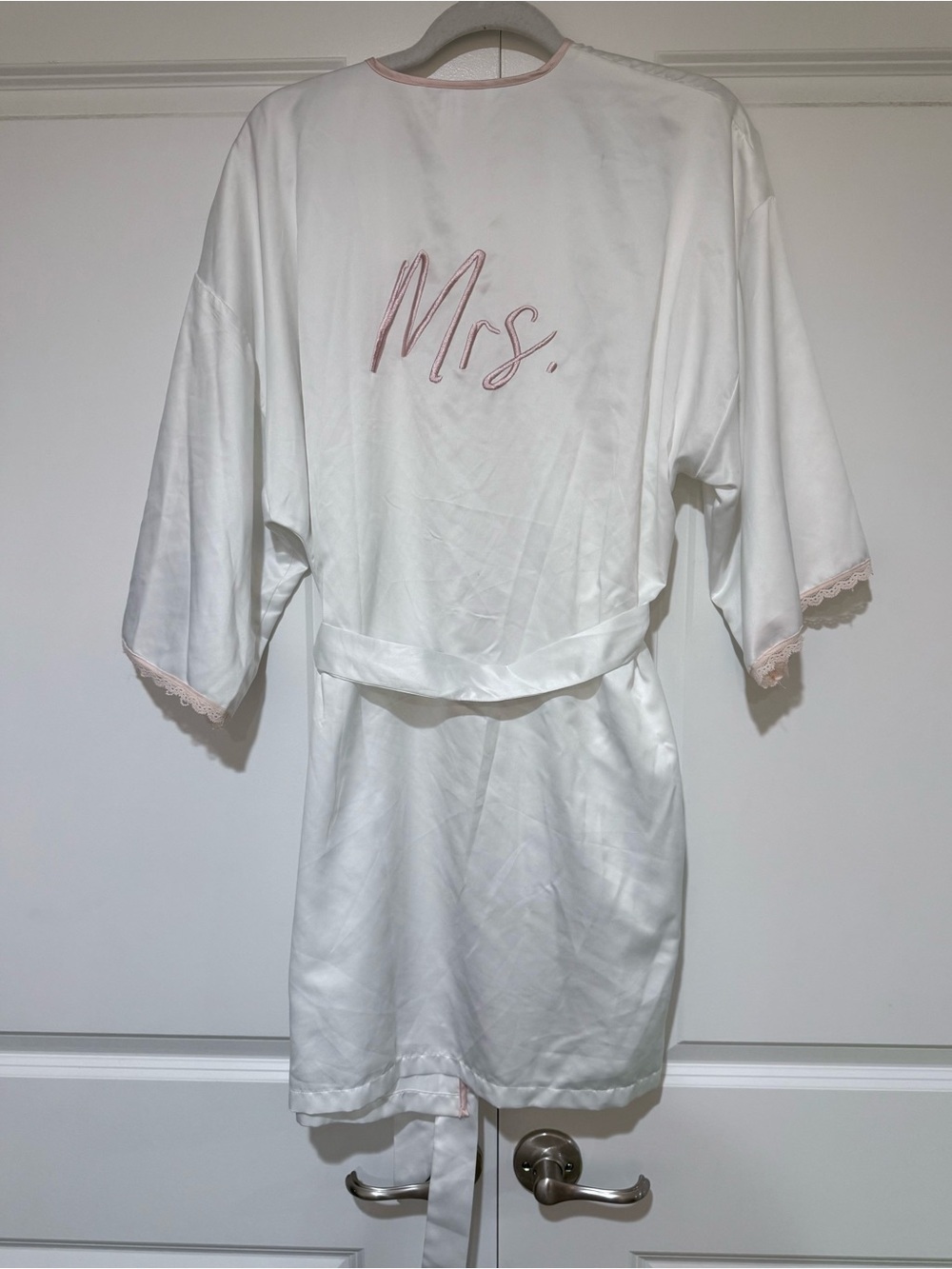 Lilac & London Mrs. Satin Bridal Robe in White with Pink Trim